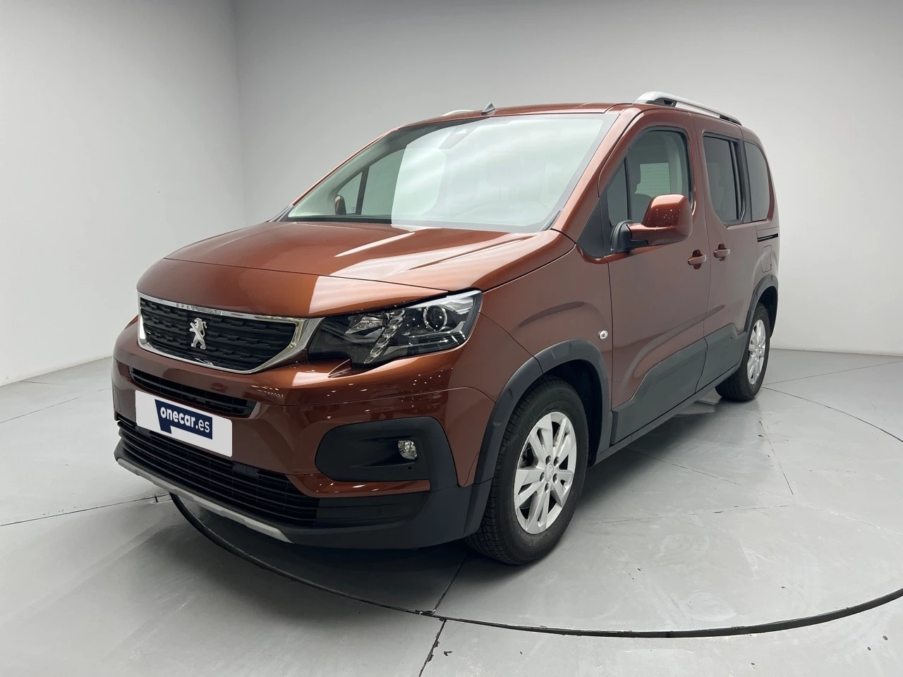 vehicle-main-image