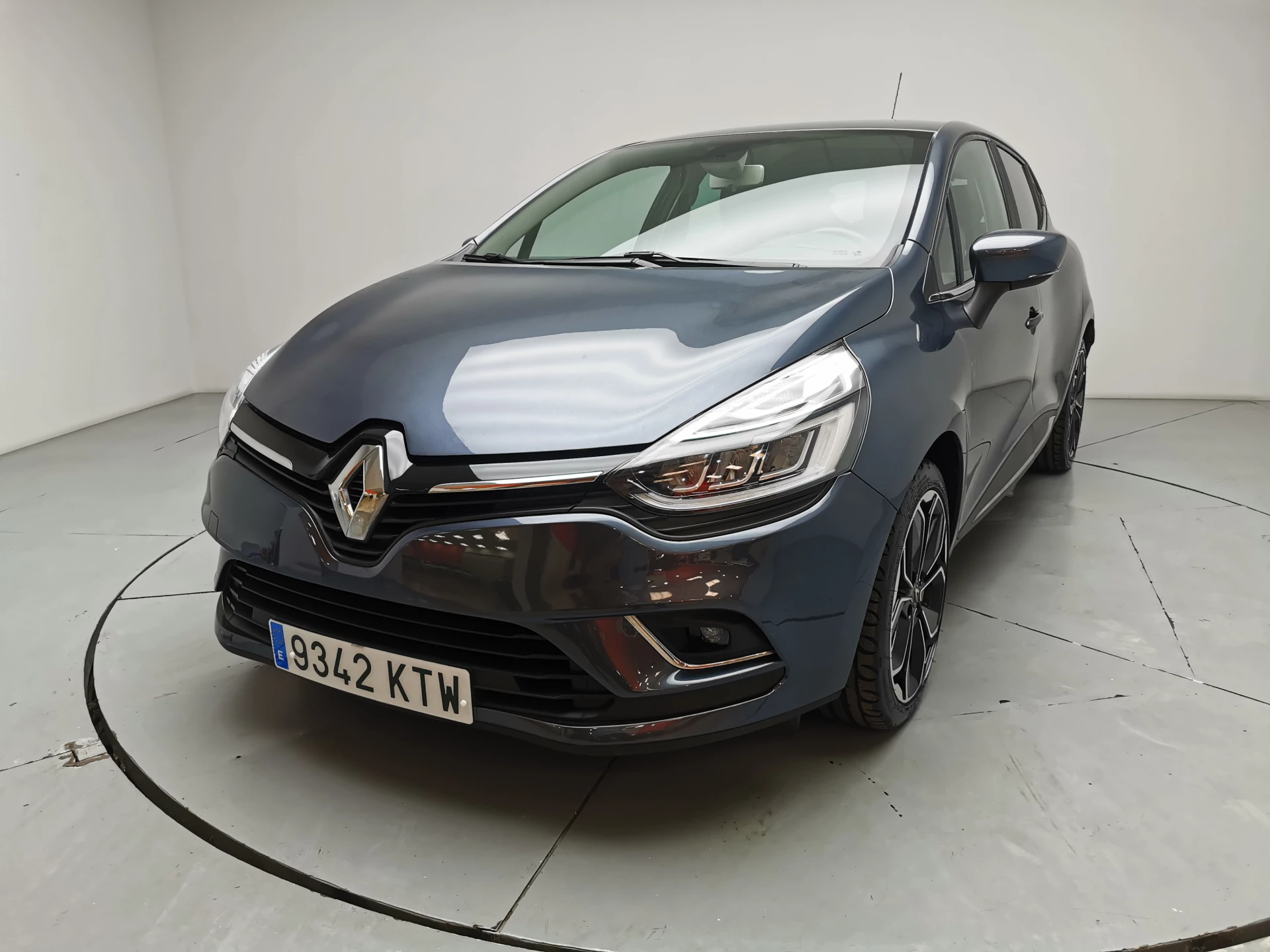 vehicle-main-image
