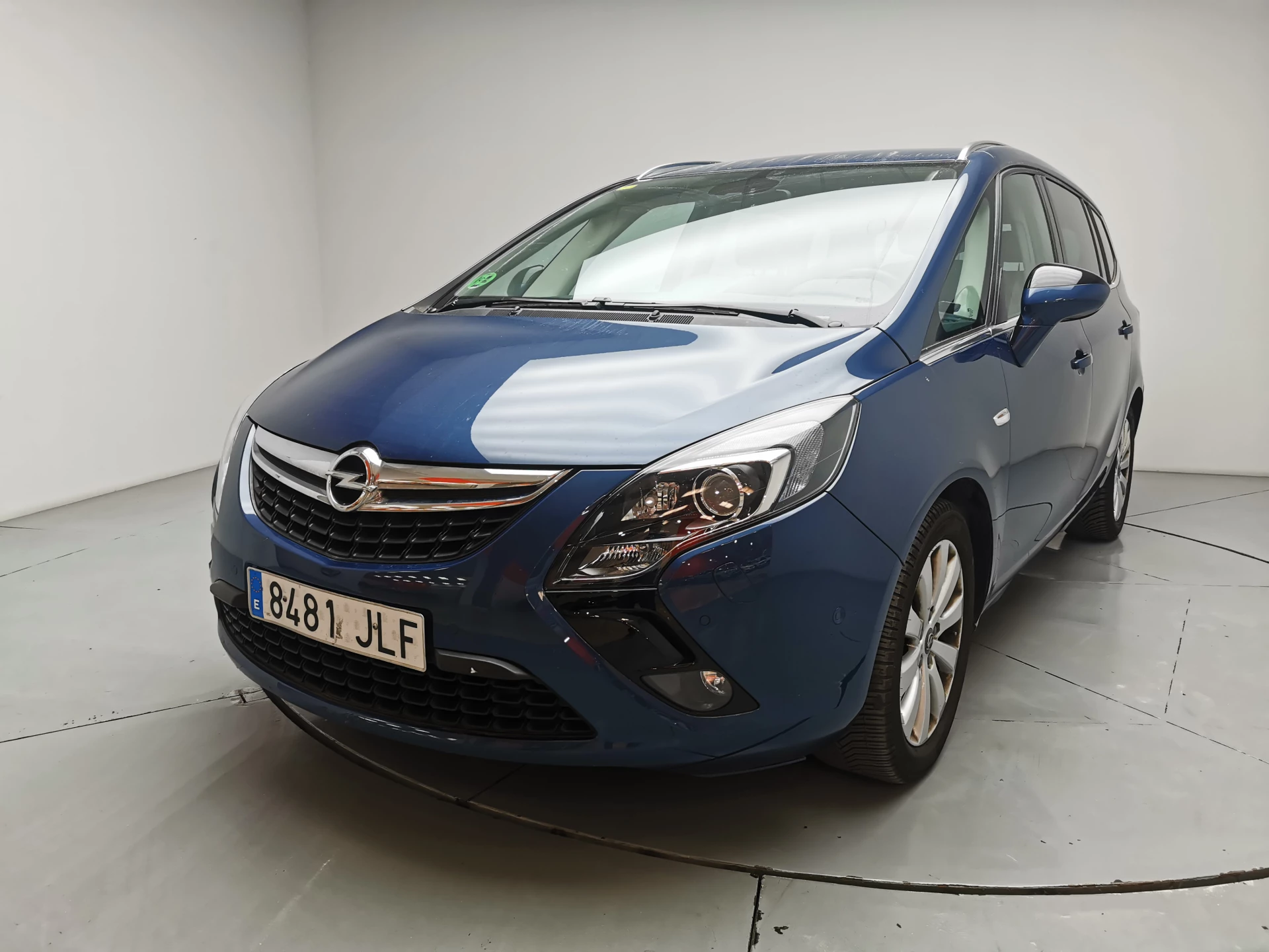 vehicle-main-image