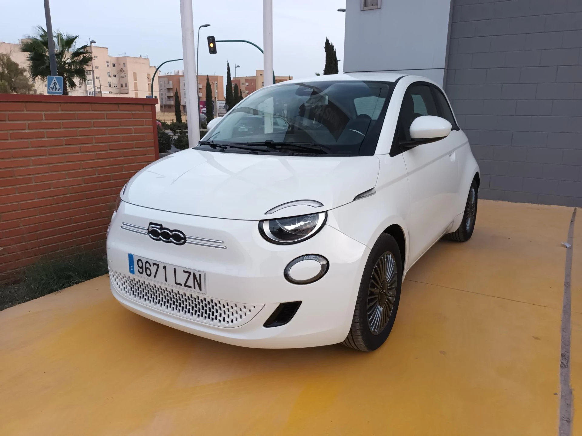 vehicle-main-image