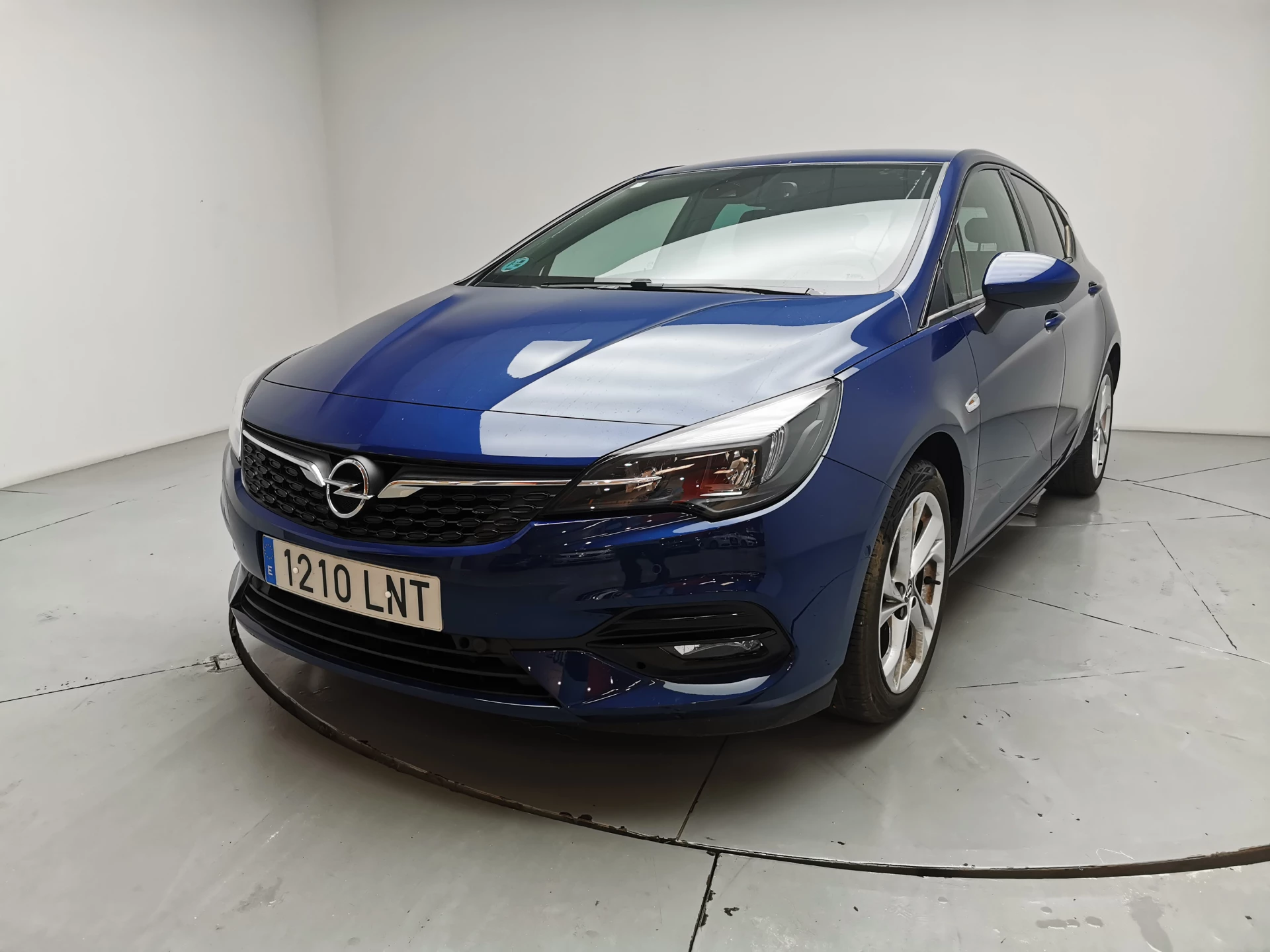 vehicle-main-image