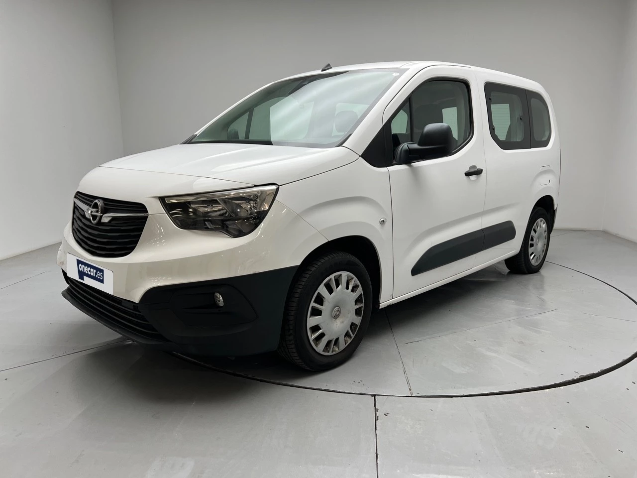 vehicle-main-image
