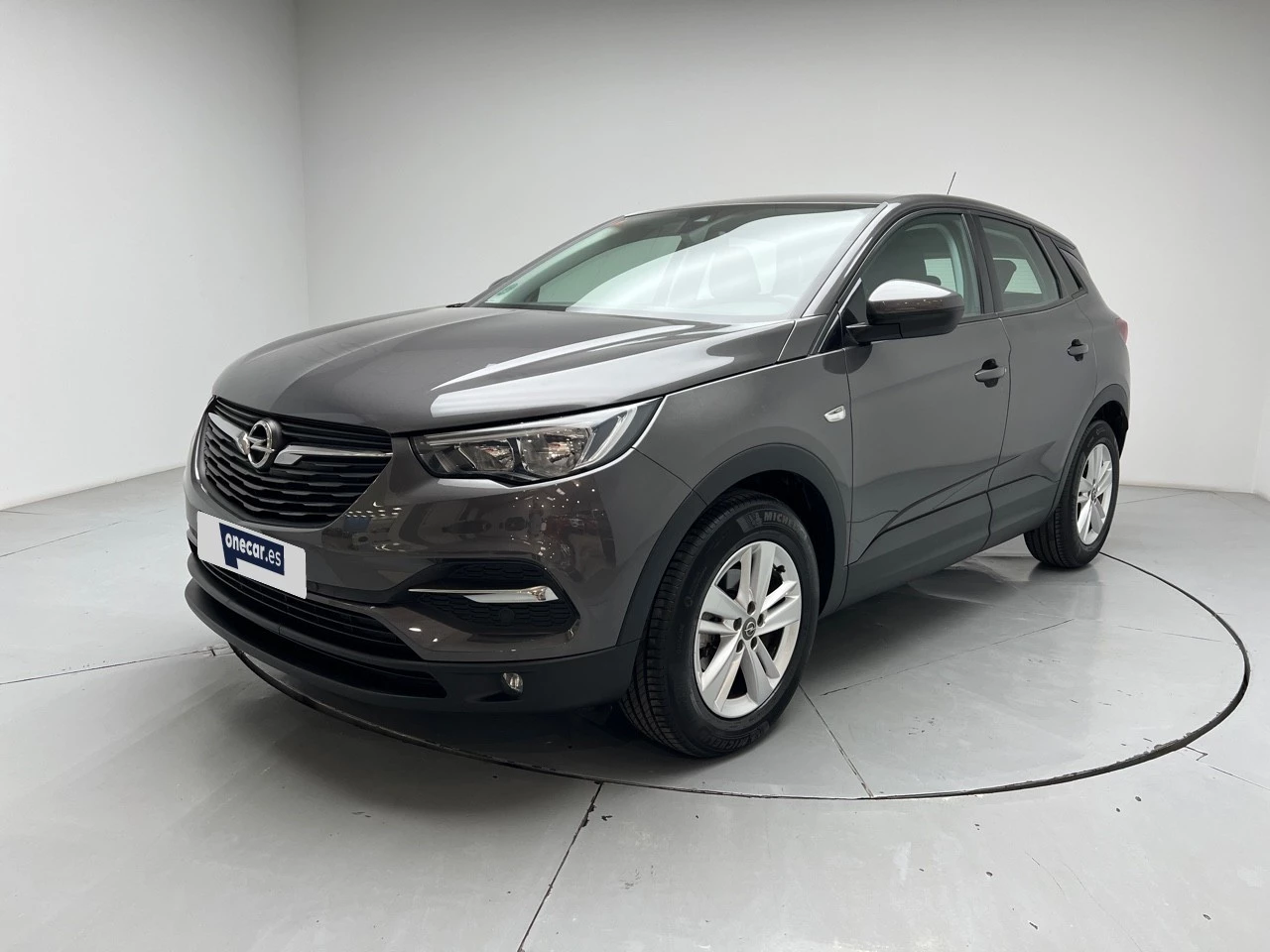 vehicle-main-image