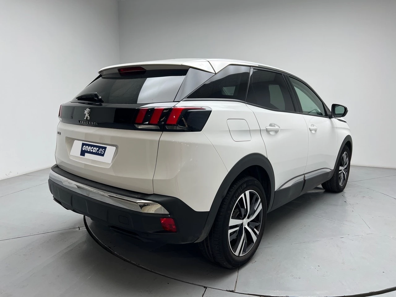 vehicle-main-image