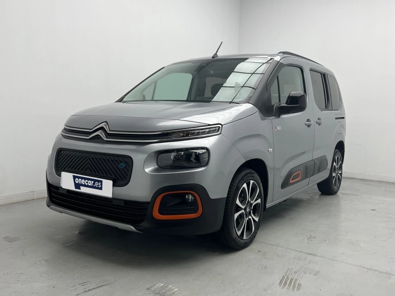 CITROEN BEV TALLA M SHINE AUTO 136CV 5P