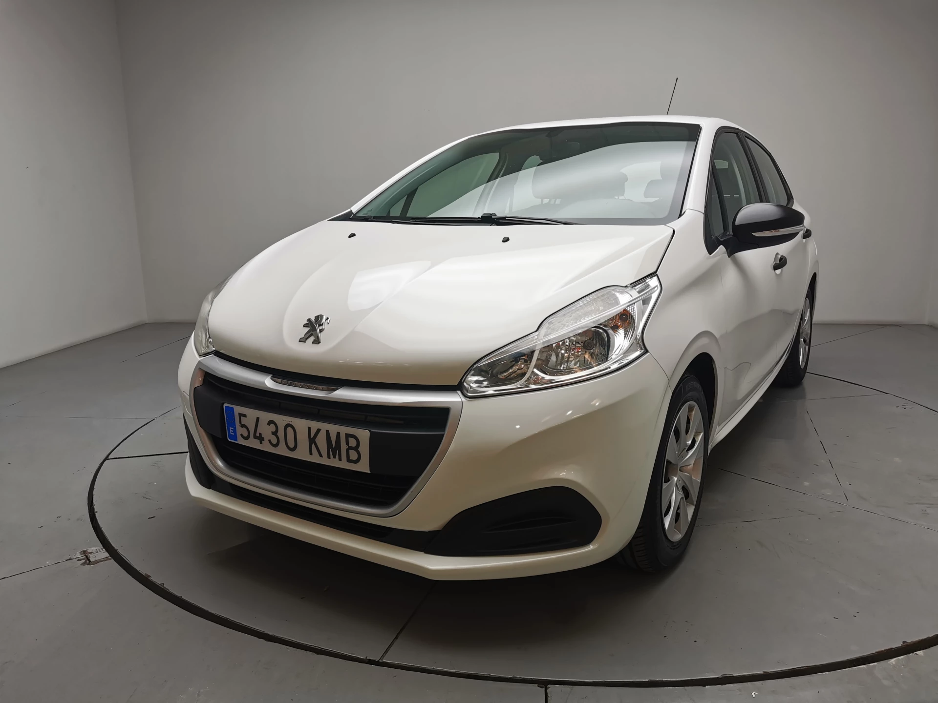 vehicle-main-image